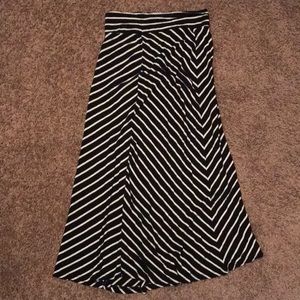 Long black and white stripped skirt